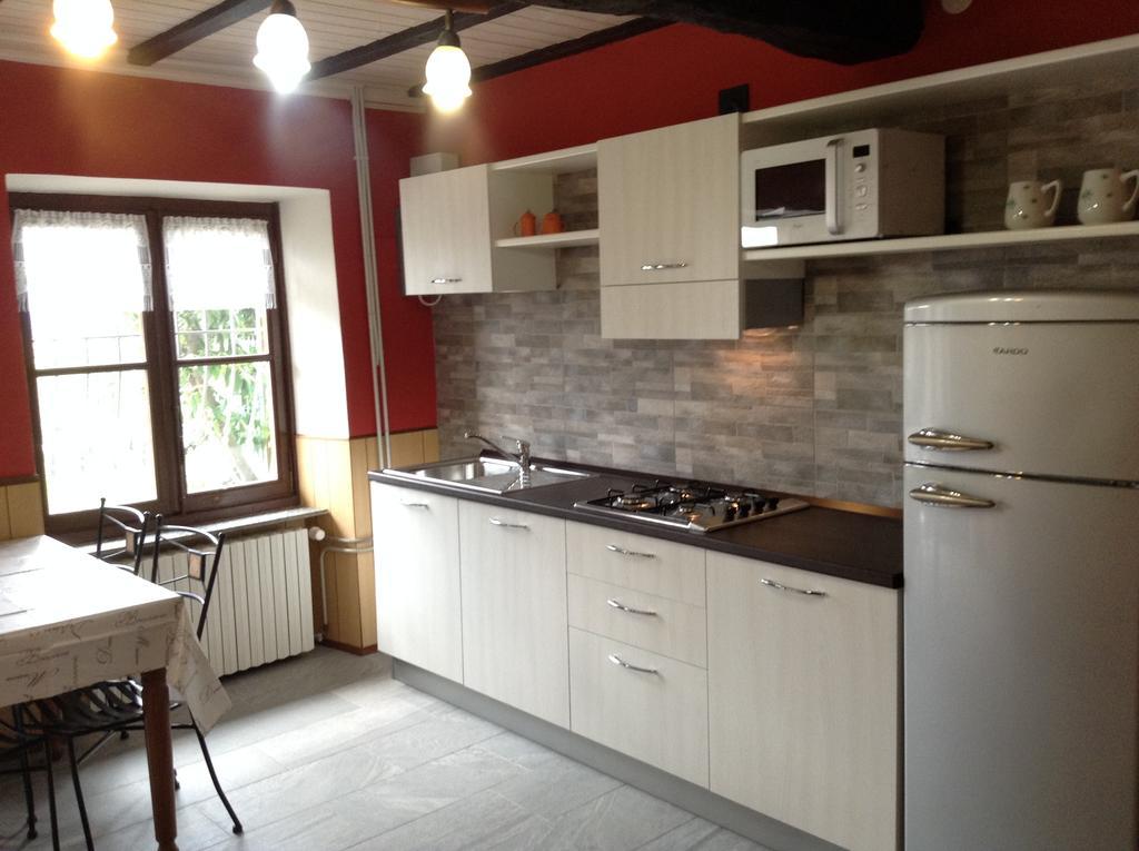 Villa Casa Bartula Bolzano Novarese Camera foto